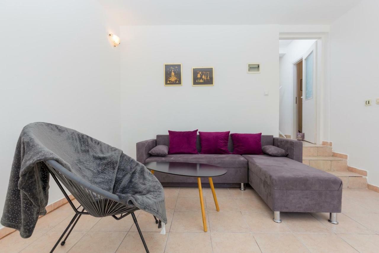 Apartment Kucera Ровин Екстериор снимка