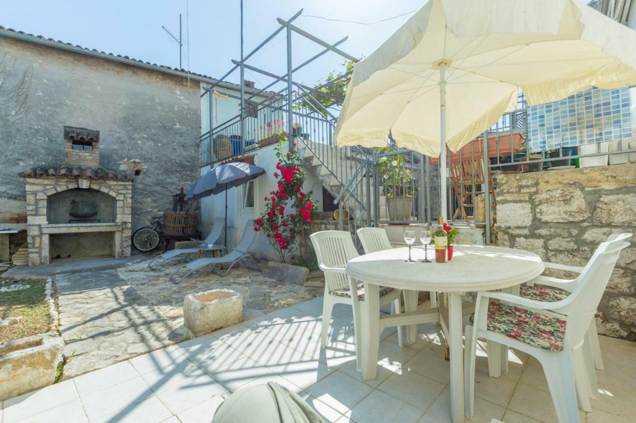 Apartment Kucera Ровин Екстериор снимка