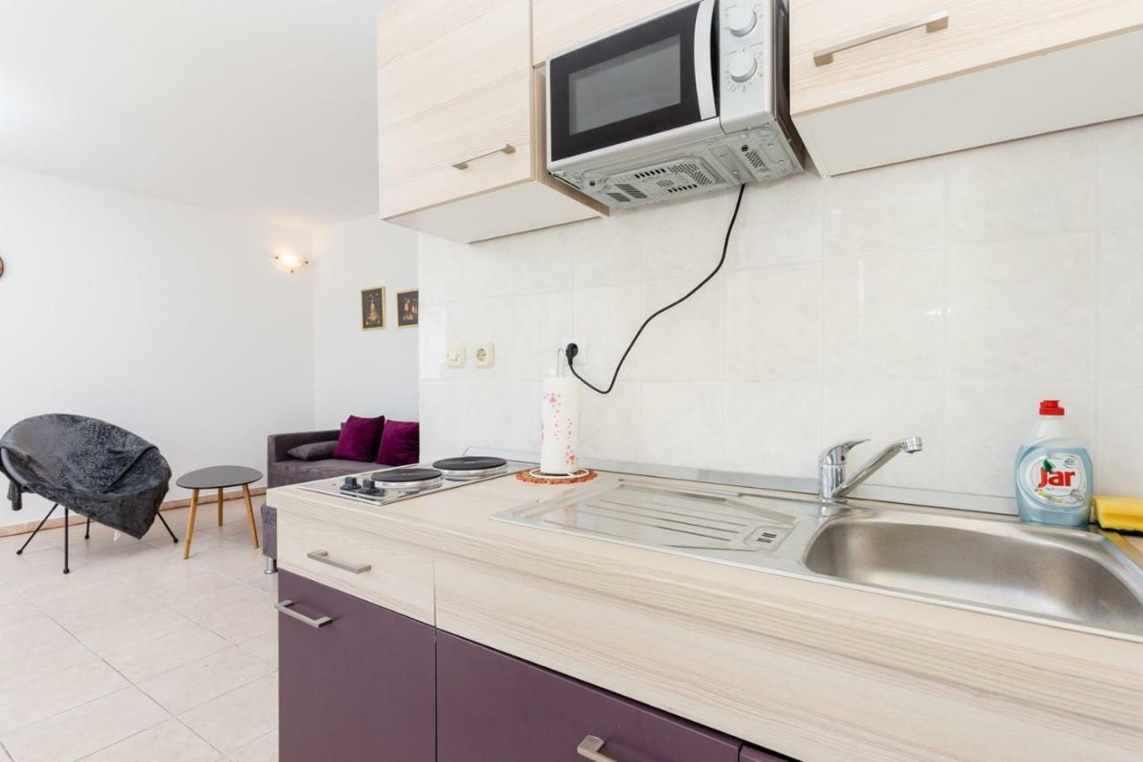 Apartment Kucera Ровин Екстериор снимка