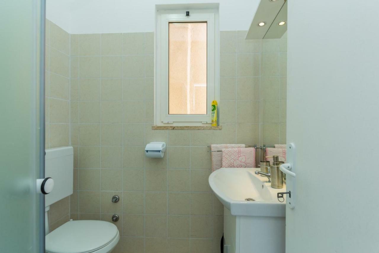Apartment Kucera Ровин Екстериор снимка