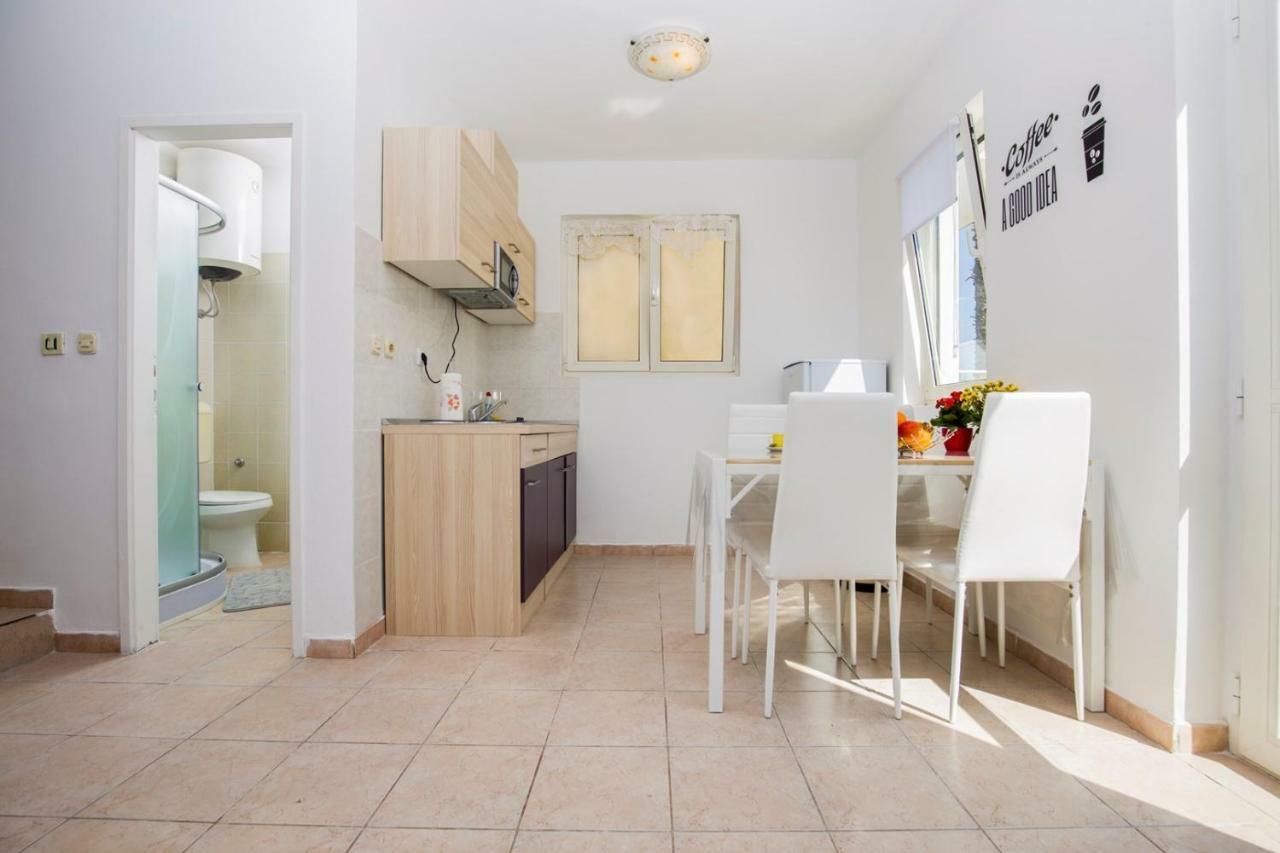 Apartment Kucera Ровин Екстериор снимка